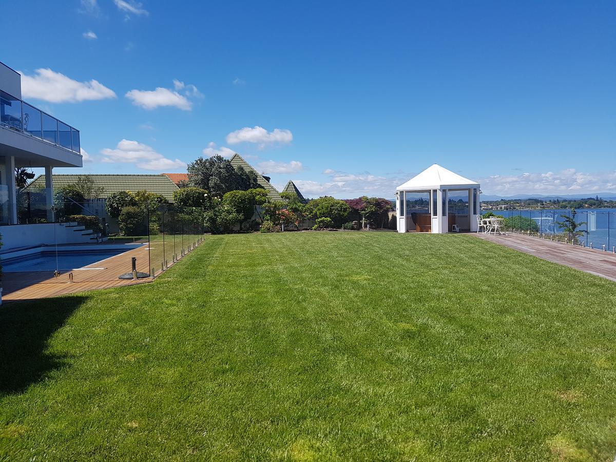 Spectacular Lakefront Home Taupo Kültér fotó