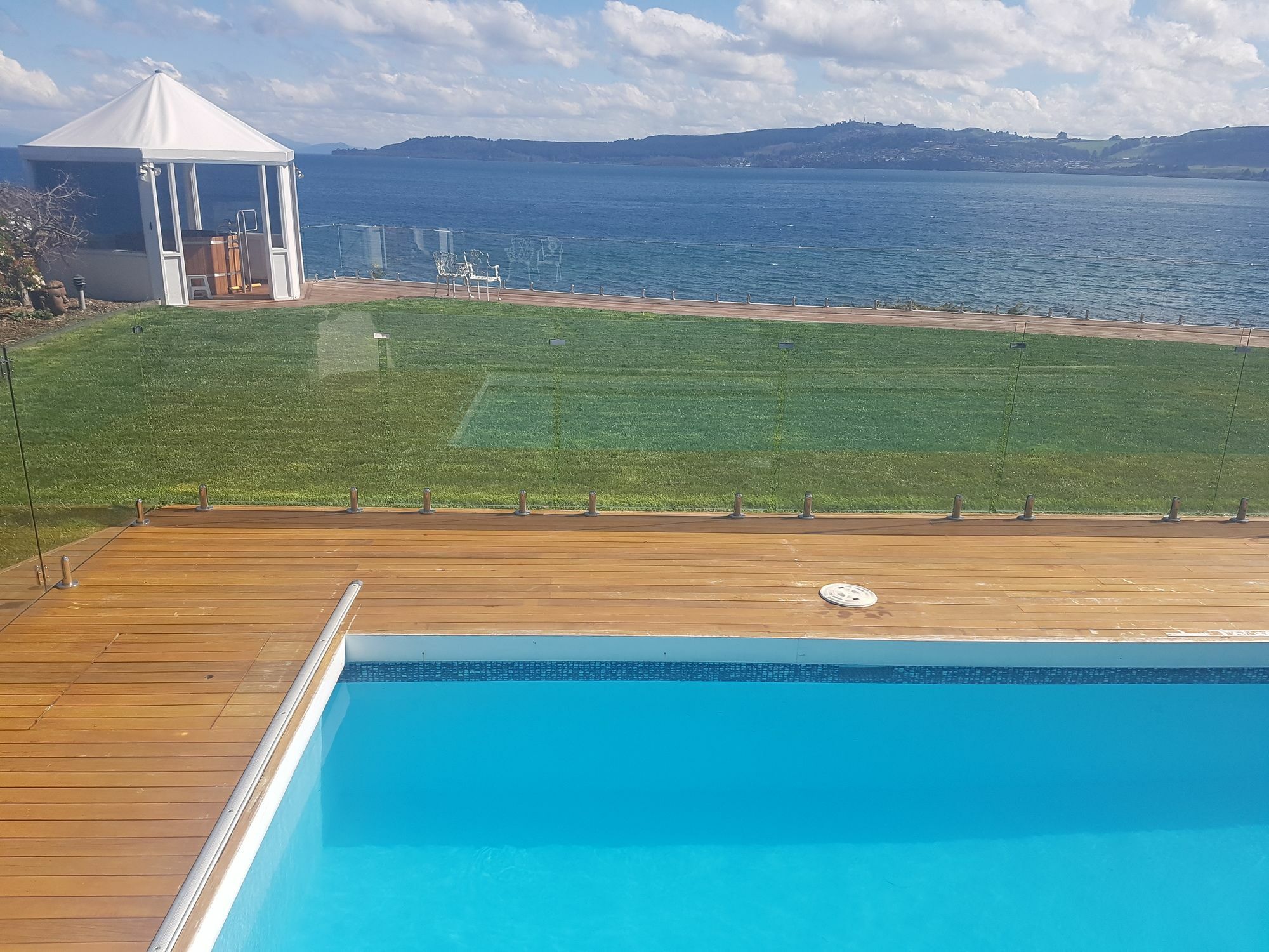 Spectacular Lakefront Home Taupo Kültér fotó