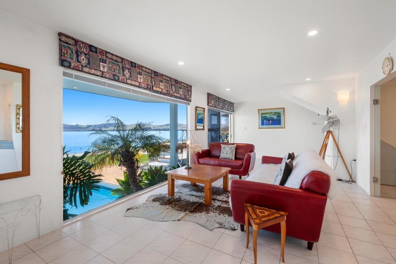 Spectacular Lakefront Home Taupo Kültér fotó