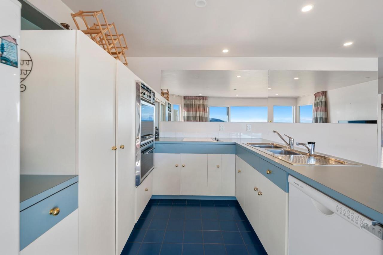 Spectacular Lakefront Home Taupo Kültér fotó